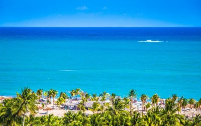 Maceió e suas praias em tom verde-esmeralda